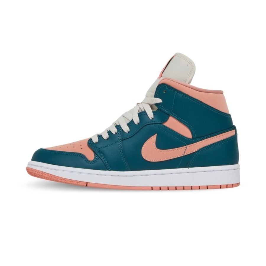 Medial side view of the Air Jordan 1