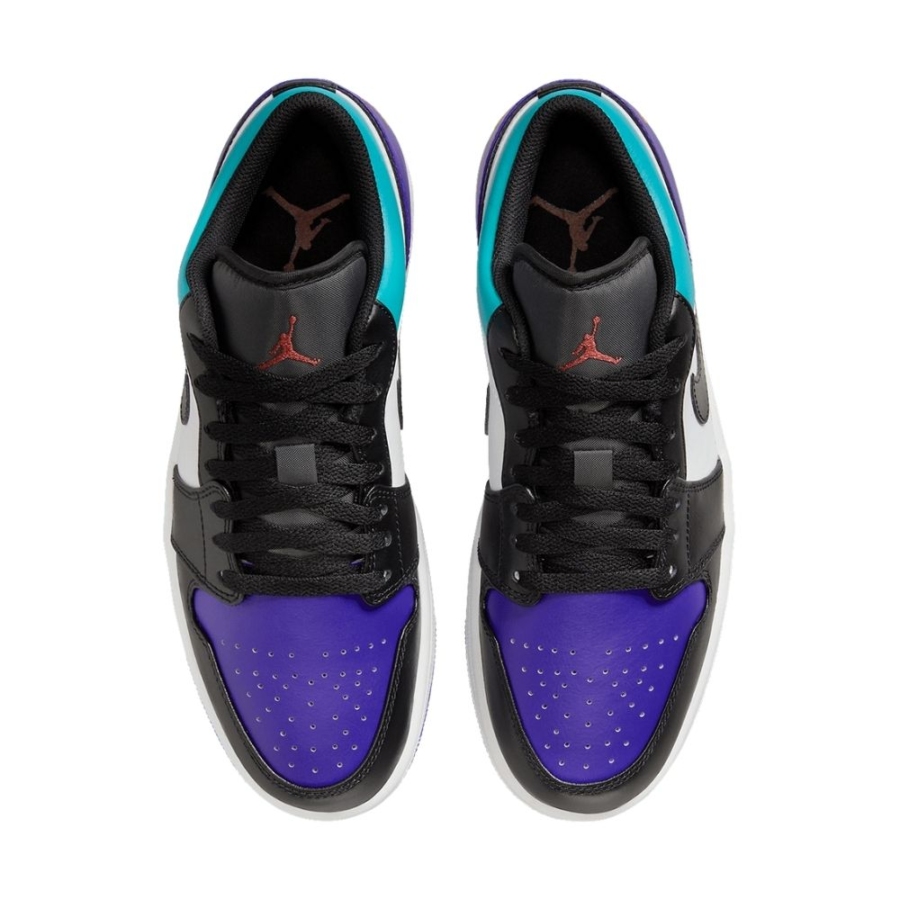 Top-down view of the Air Jordan 1