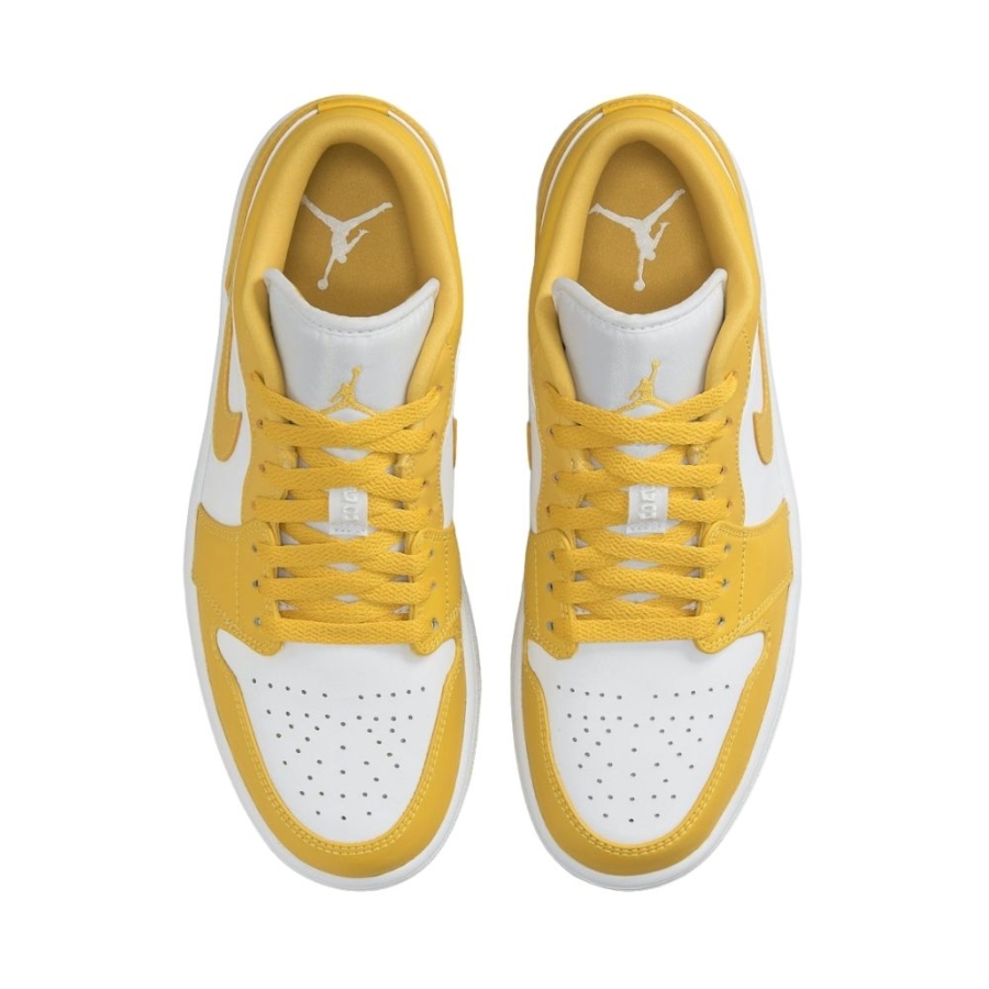 Top-down view of the Air Jordan 1