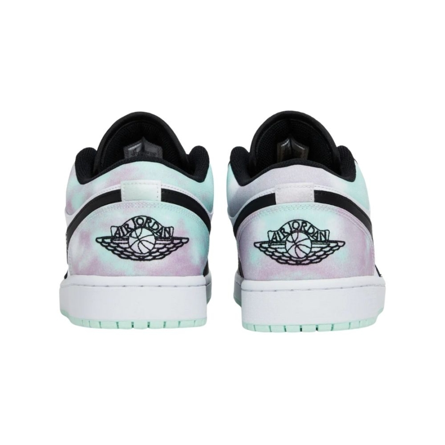 Rear view of the Air Jordan 1