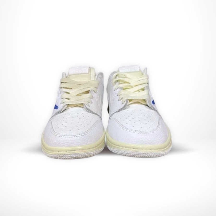 Top-down view of the Air Jordan 1