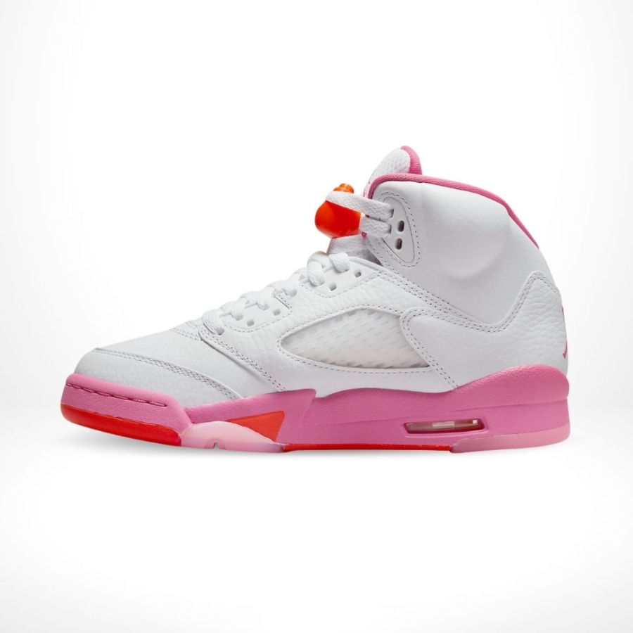 Medial side view of the Air Jordan 5