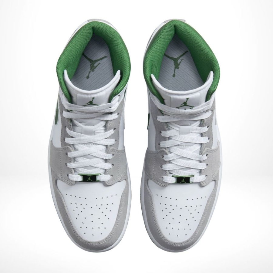 Top-down view of the Air Jordan 1