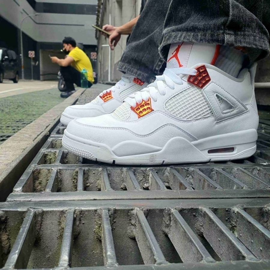 On-foot of the Air Jordan 4