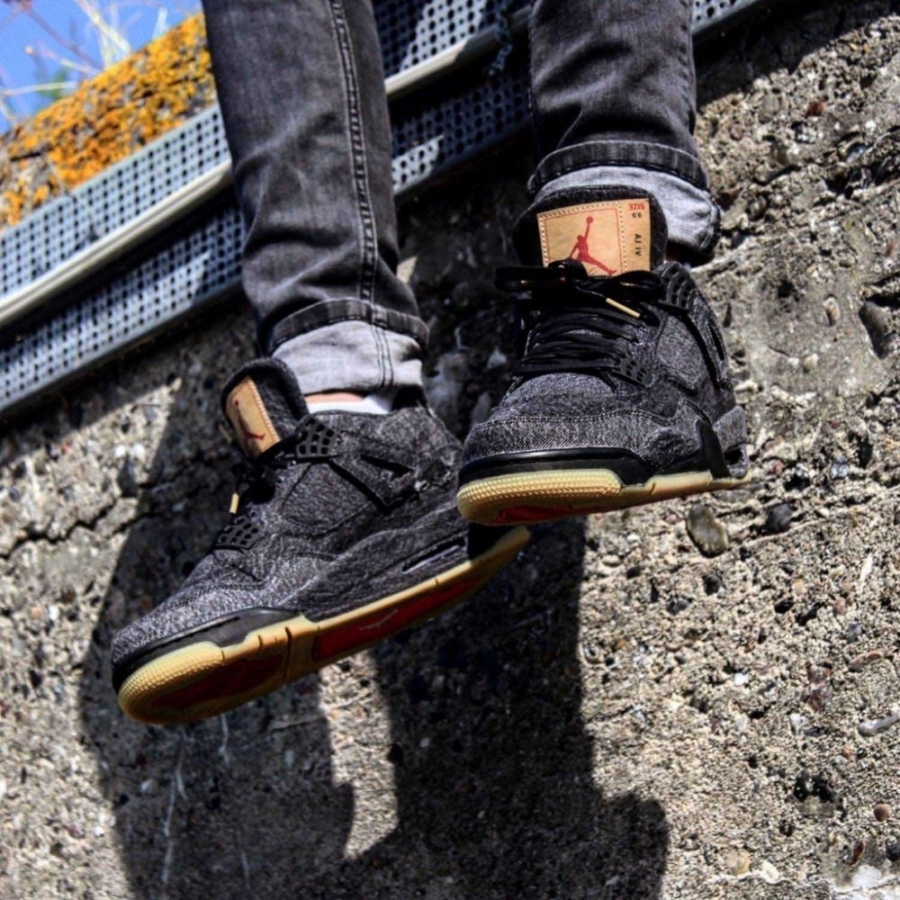 On-foot of the Air Jordan 4