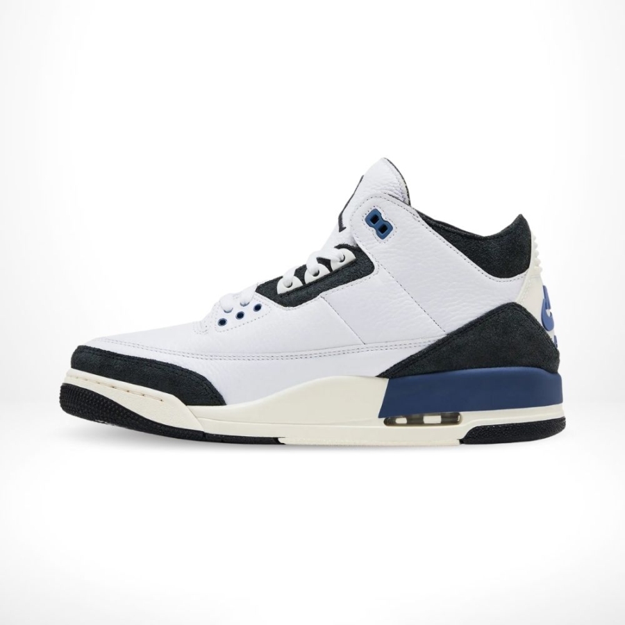 Medial side view of the Air Jordan 3