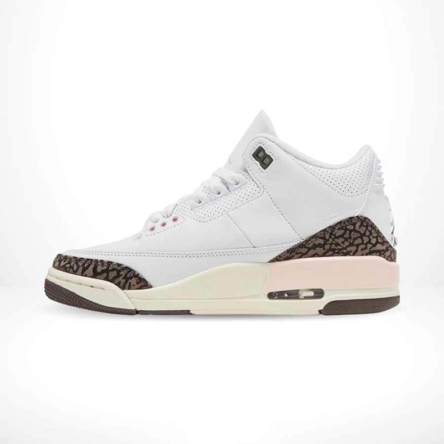 Medial side view of the Air Jordan 3