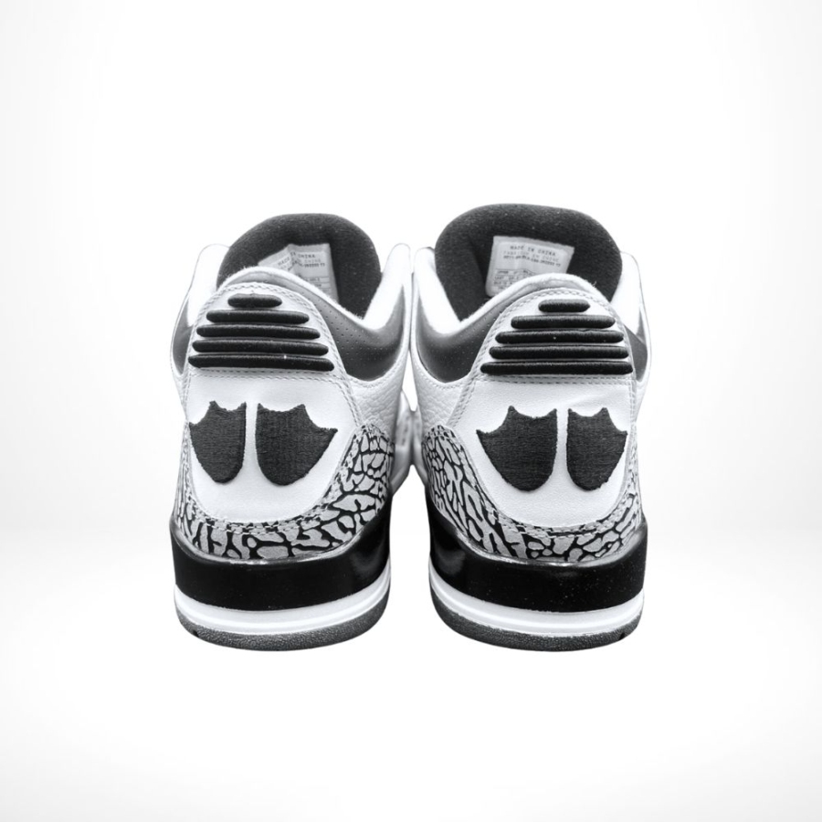Rear view of the Air Jordan 3