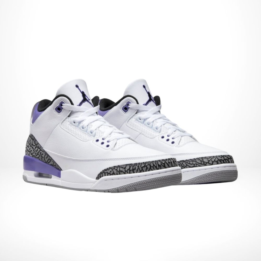 Angle view of Air Jordan 3