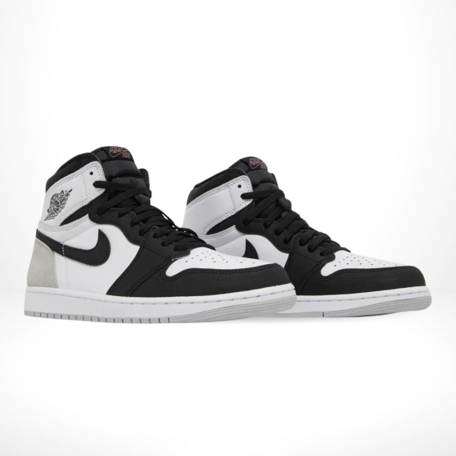 Angle view of Air Jordan 1