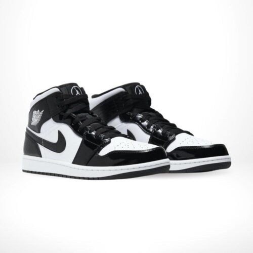 Angle view of Air Jordan 1
