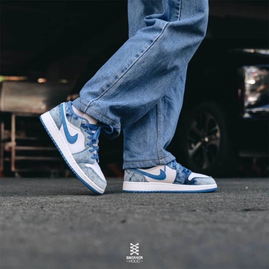 Real lifestyle image of Air Jordan 1
