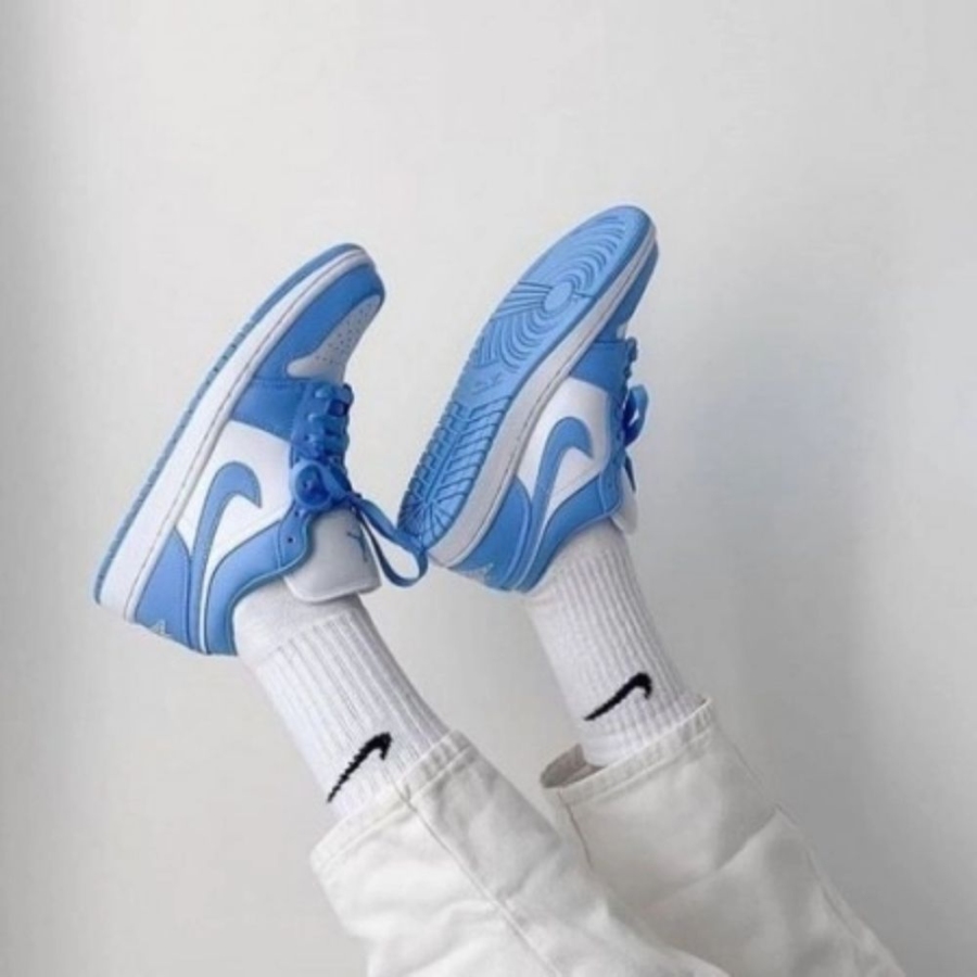 Real lifestyle image of Air Jordan 1