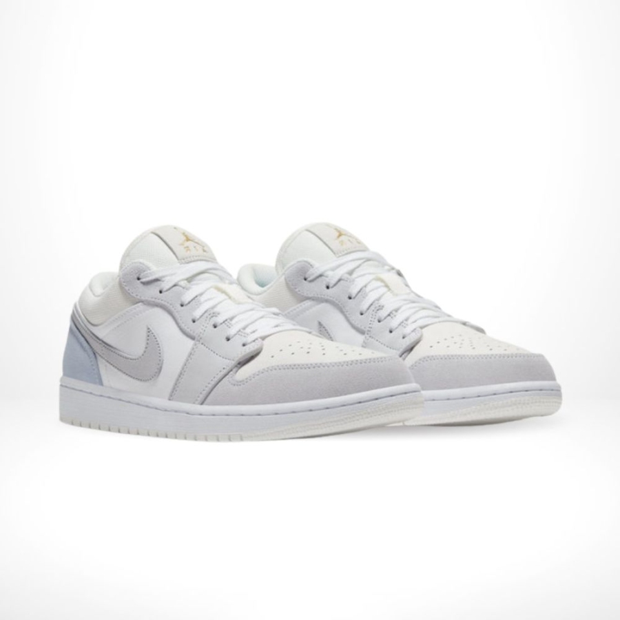 Angle view of Air Jordan 1