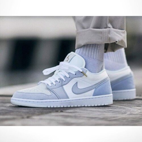 Real lifestyle image of Air Jordan 1