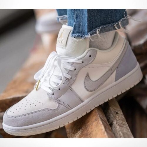 Real lifestyle image of Air Jordan 1