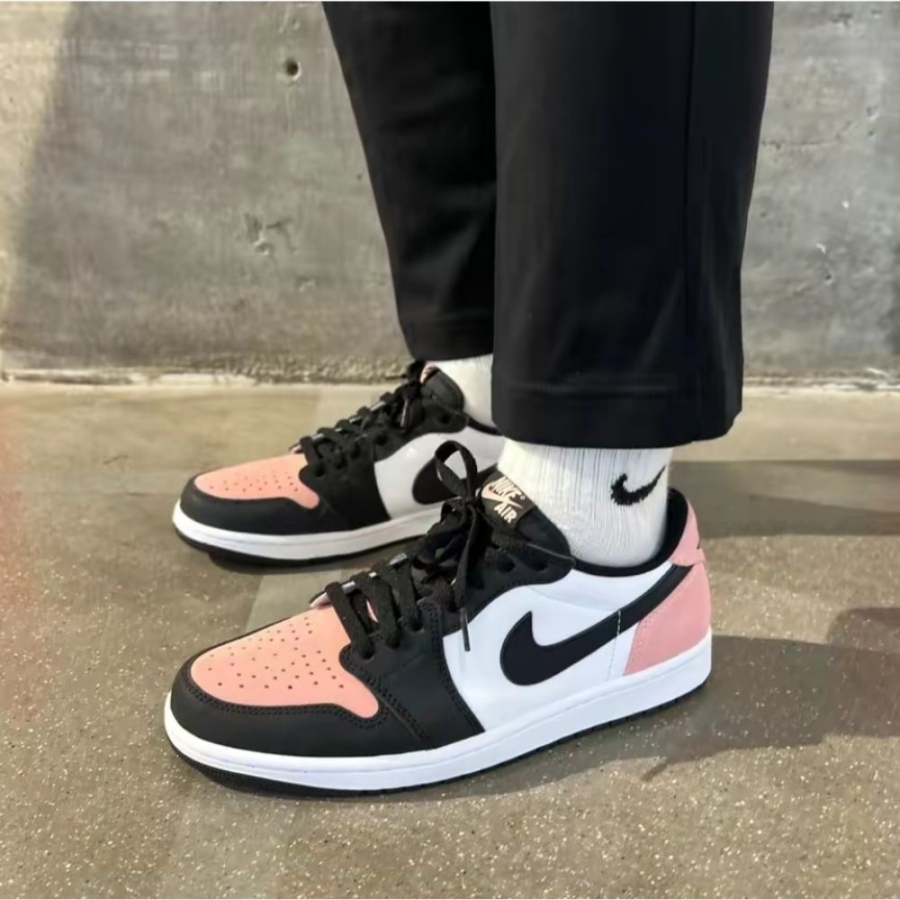 Real lifestyle image of Air Jordan 1