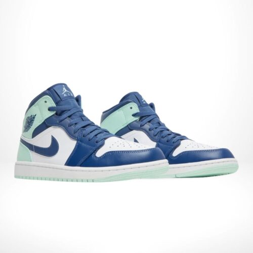 Angle view of Air Jordan 1