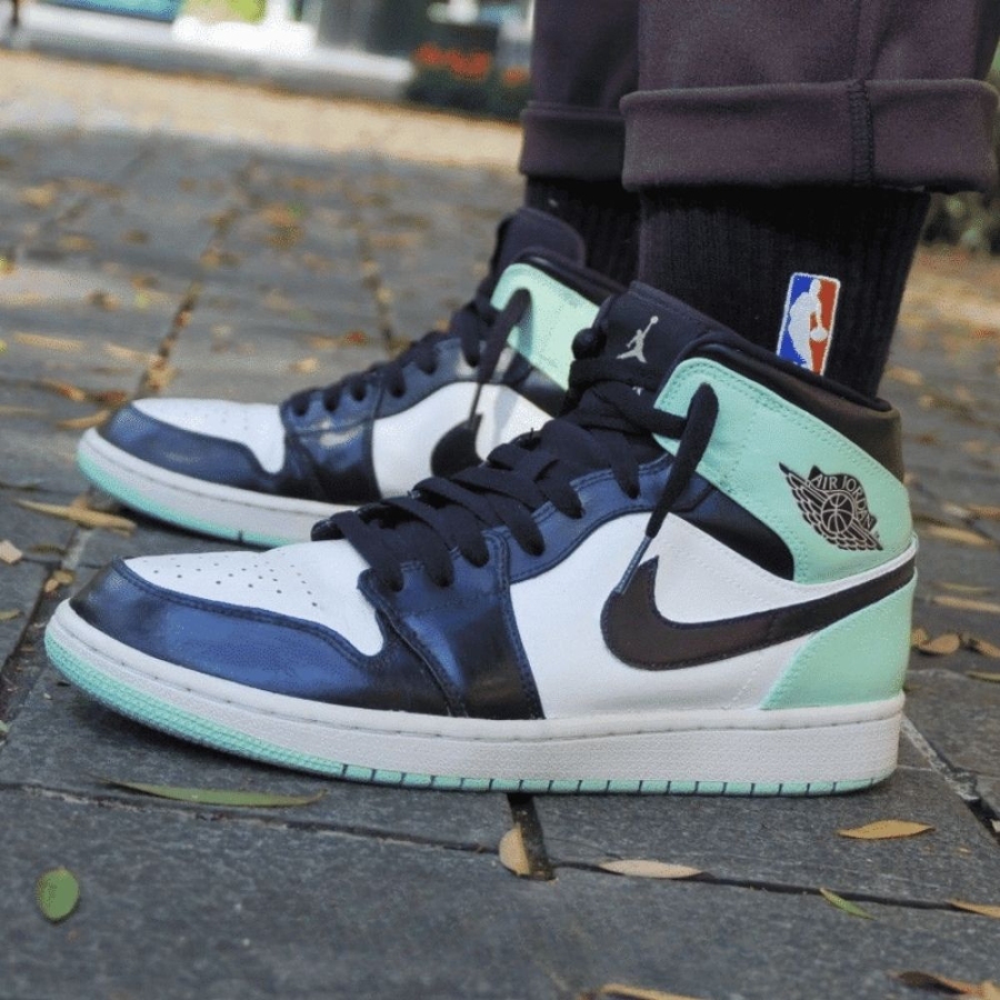 Real lifestyle image of Air Jordan 1