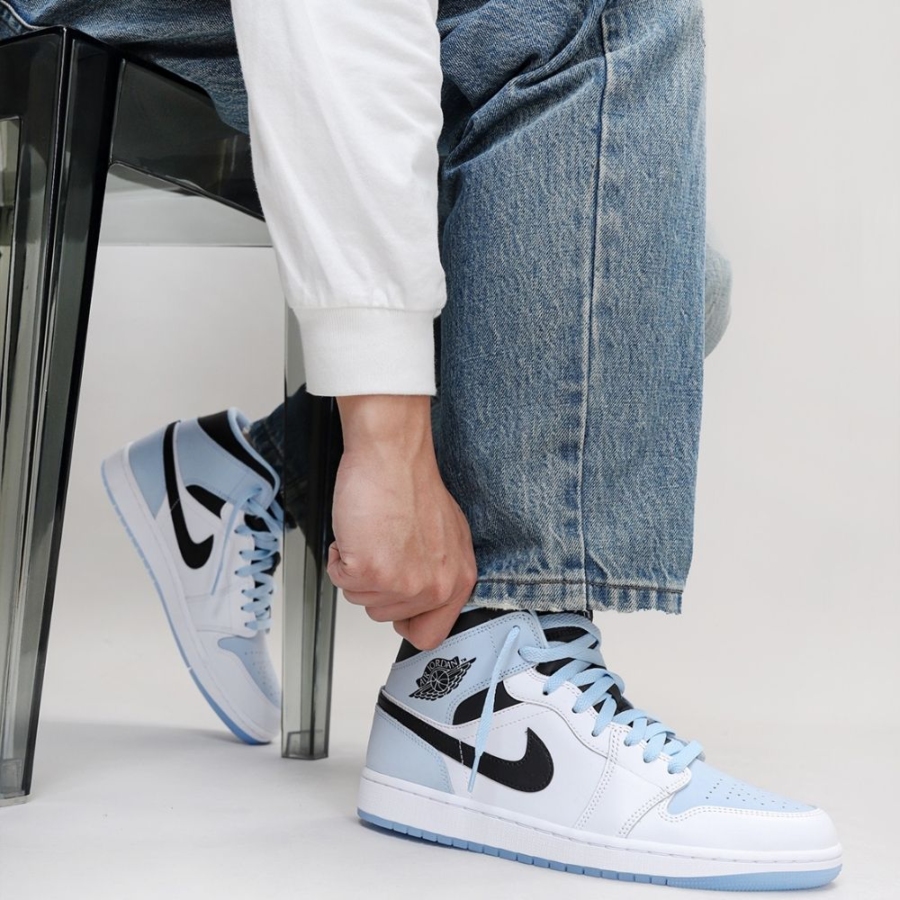 Real lifestyle image of Air Jordan 1
