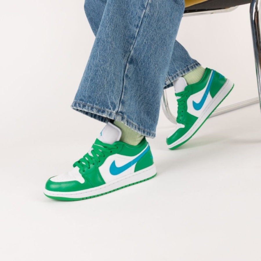 Real lifestyle image of Air Jordan 1
