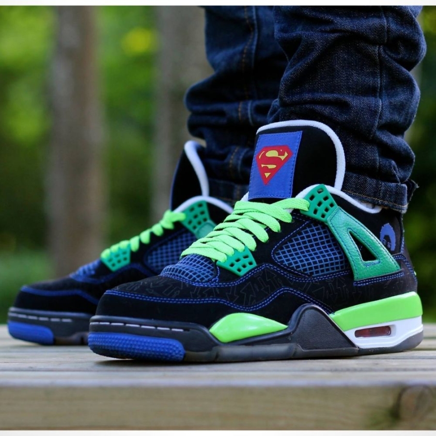 Real lifestyle image of Air Jordan 4