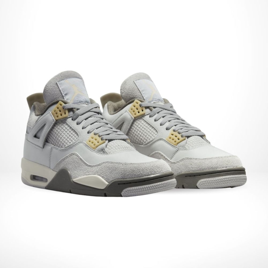 Angle view of Air Jordan 4