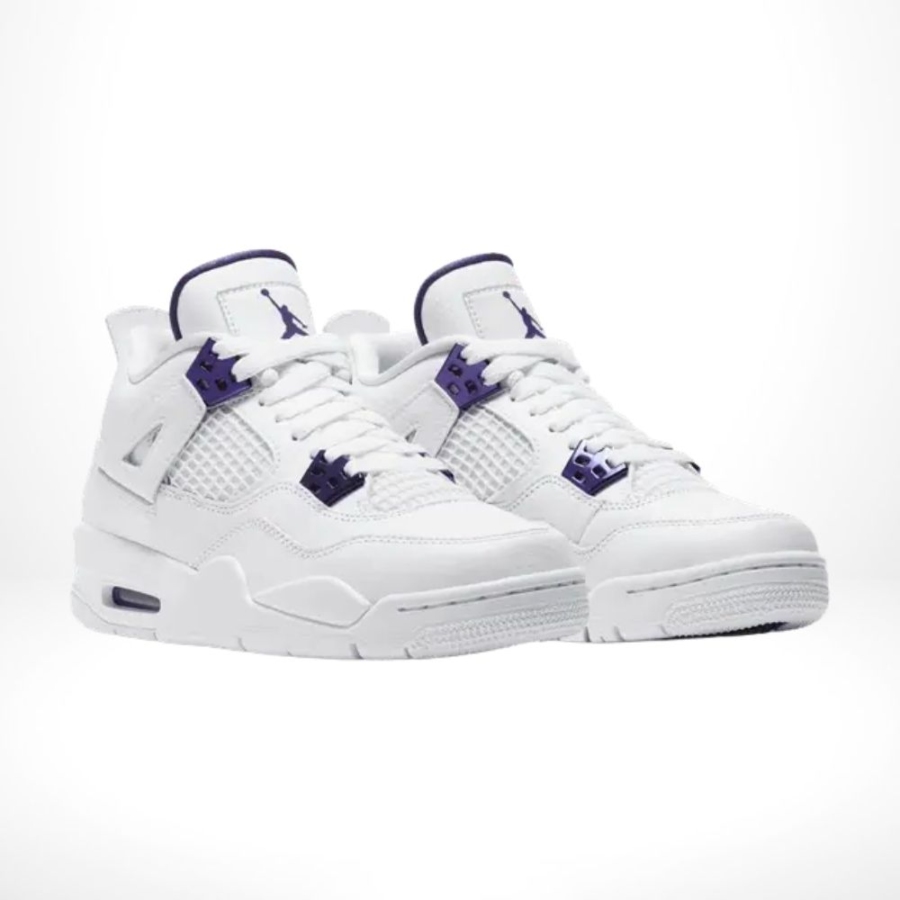 Angle view of Air Jordan 4