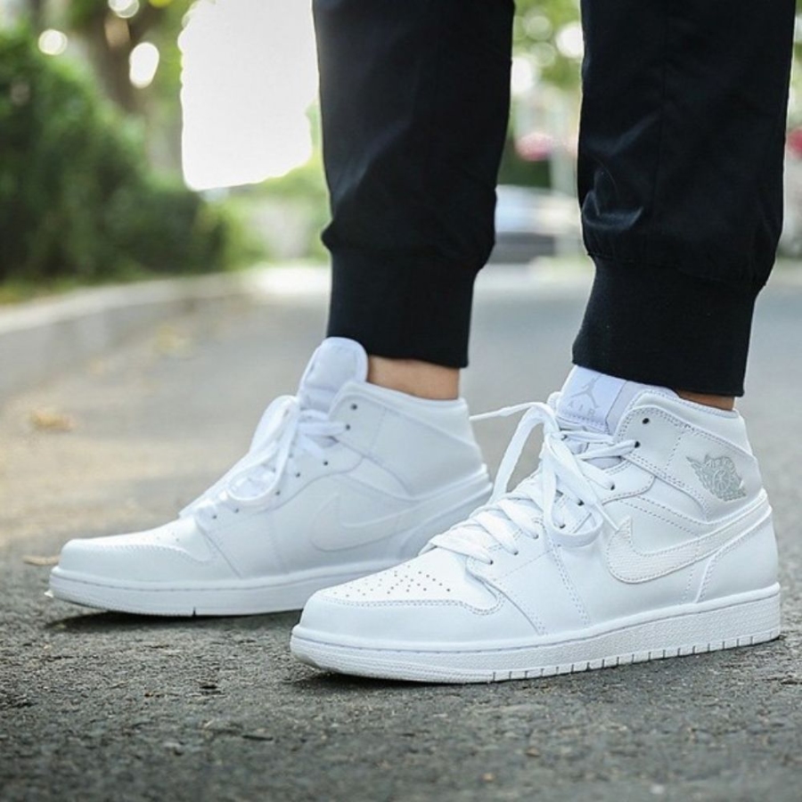 Real lifestyle image of Air Jordan 1