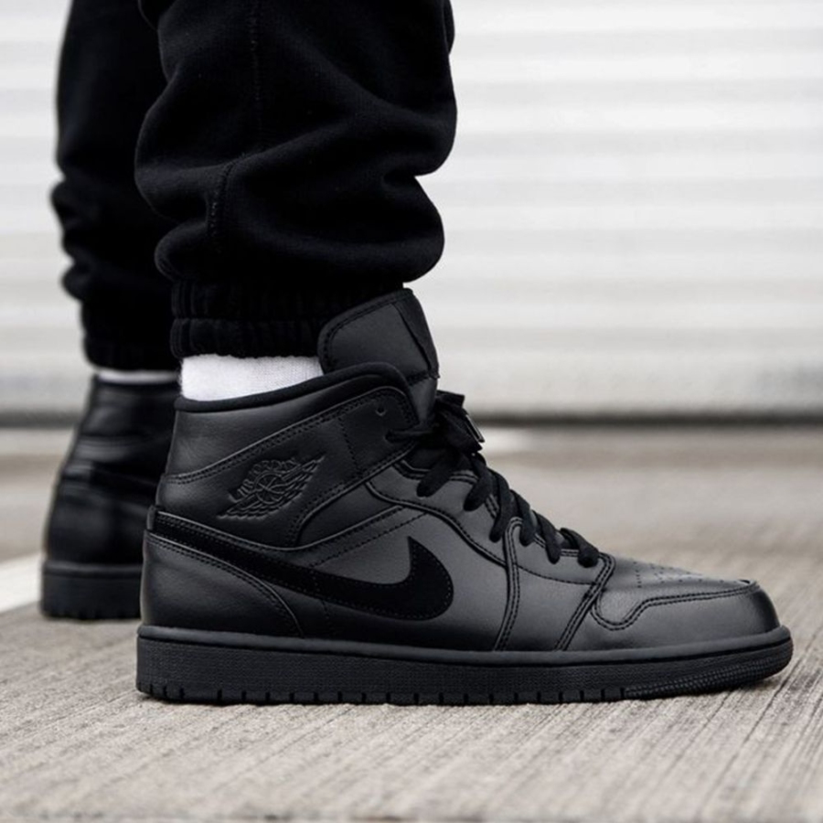 Real lifestyle image of Air Jordan 1