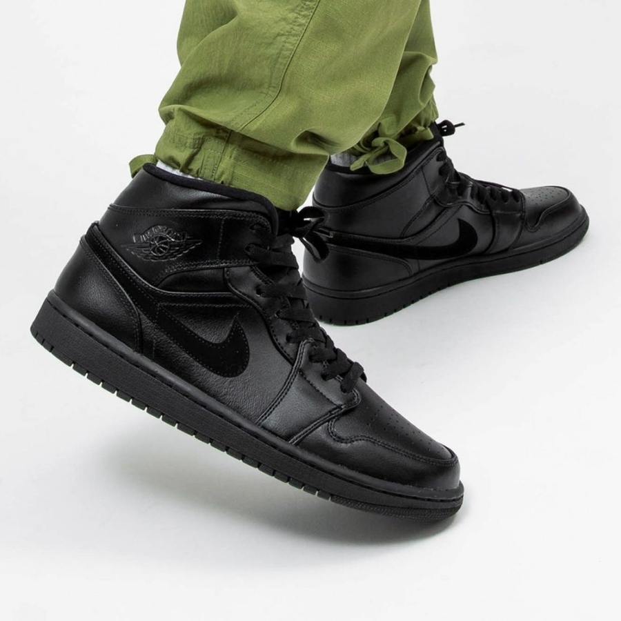 Real lifestyle image of Air Jordan 1