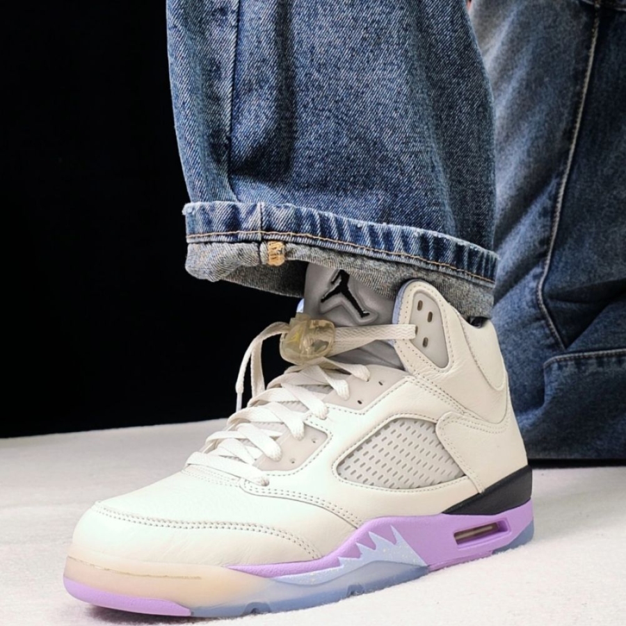 Real lifestyle image of Air Jordan 5