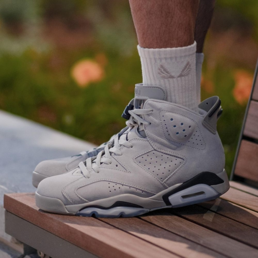 Real lifestyle image of Air Jordan 6