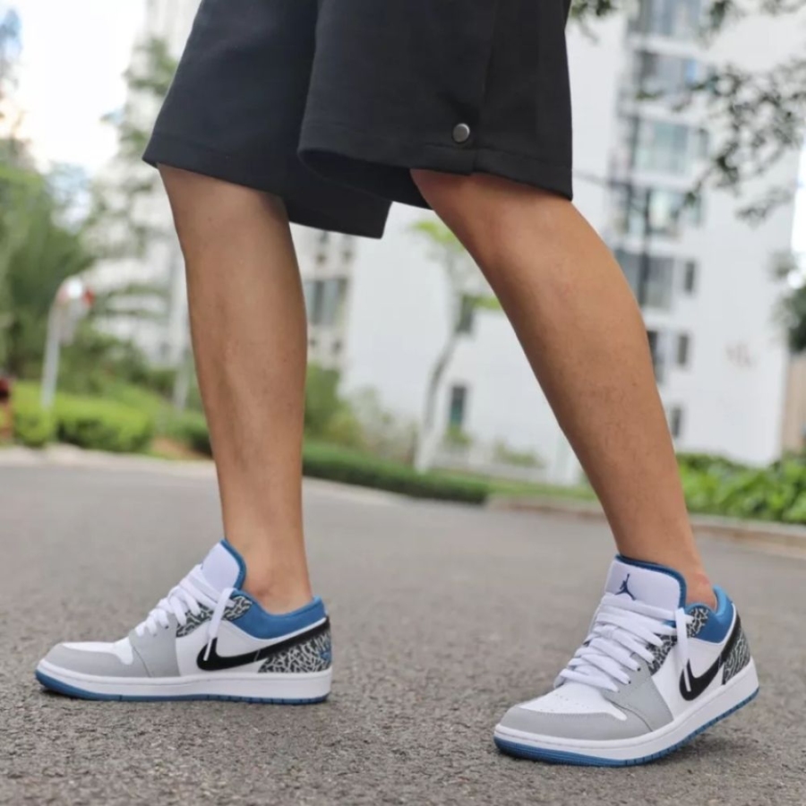 Real lifestyle image of Air Jordan 1