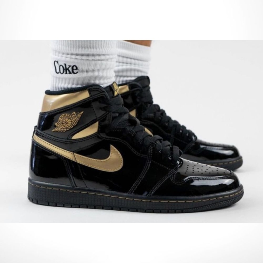 Real lifestyle image of Air Jordan 1