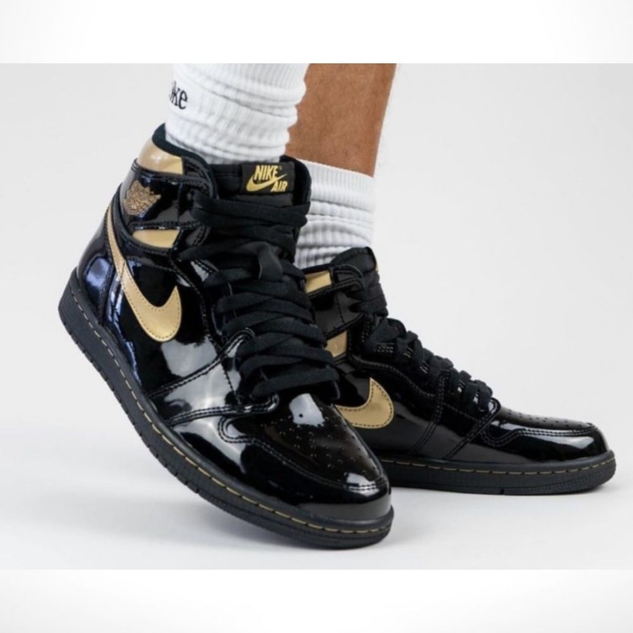Real lifestyle image of Air Jordan 1