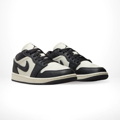 Angle view of Air Jordan 1