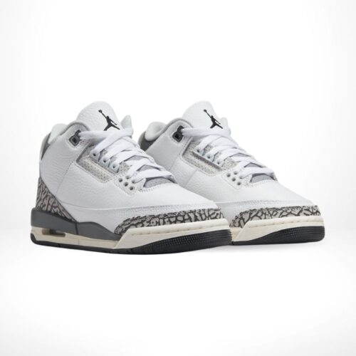Angle view of Air Jordan 3
