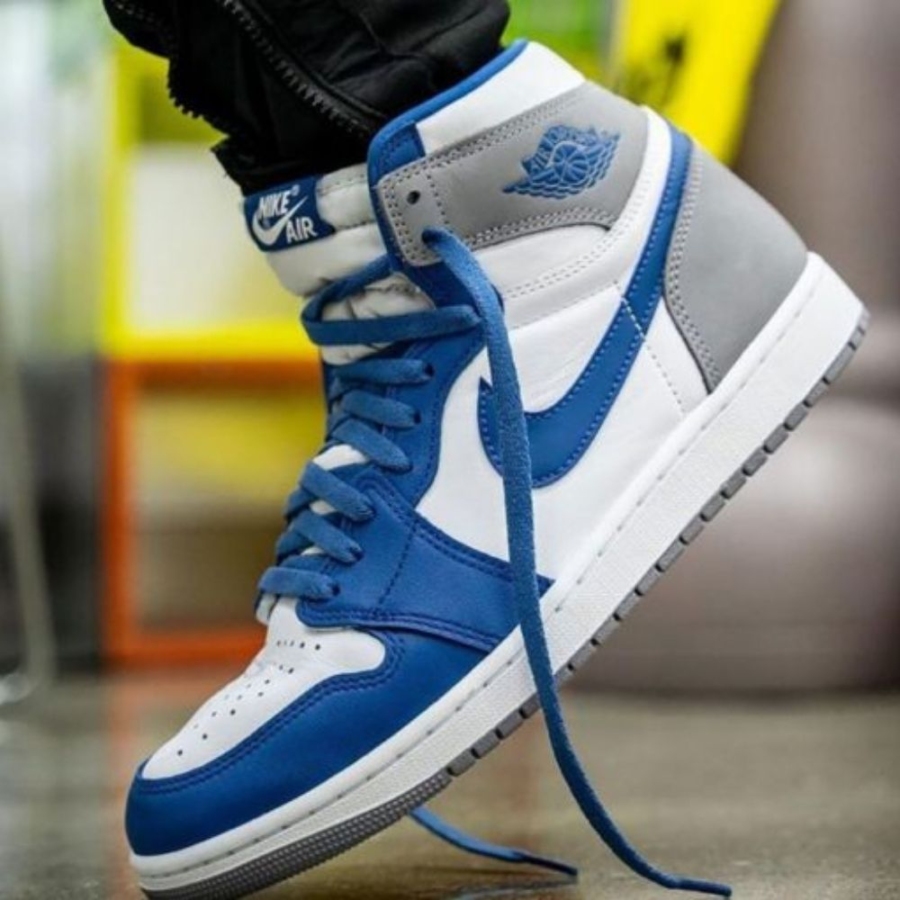 Real lifestyle image of Air Jordan 1