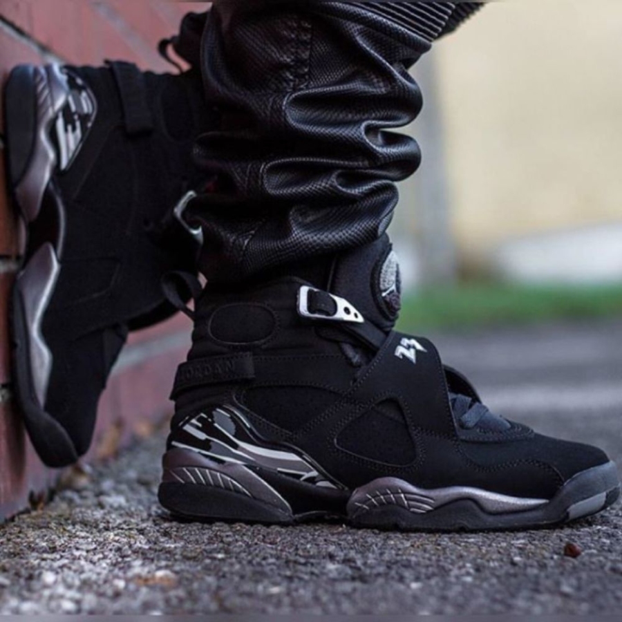 Real lifestyle image of Air Jordan 8