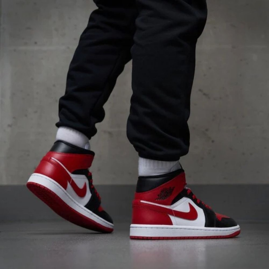 Real lifestyle image of Air Jordan 1