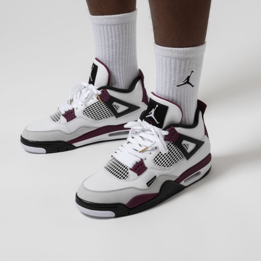 Real lifestyle image of Air Jordan 4