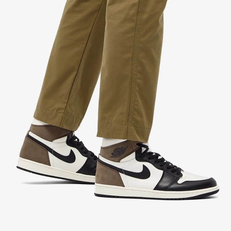 Real lifestyle image of Air Jordan 1