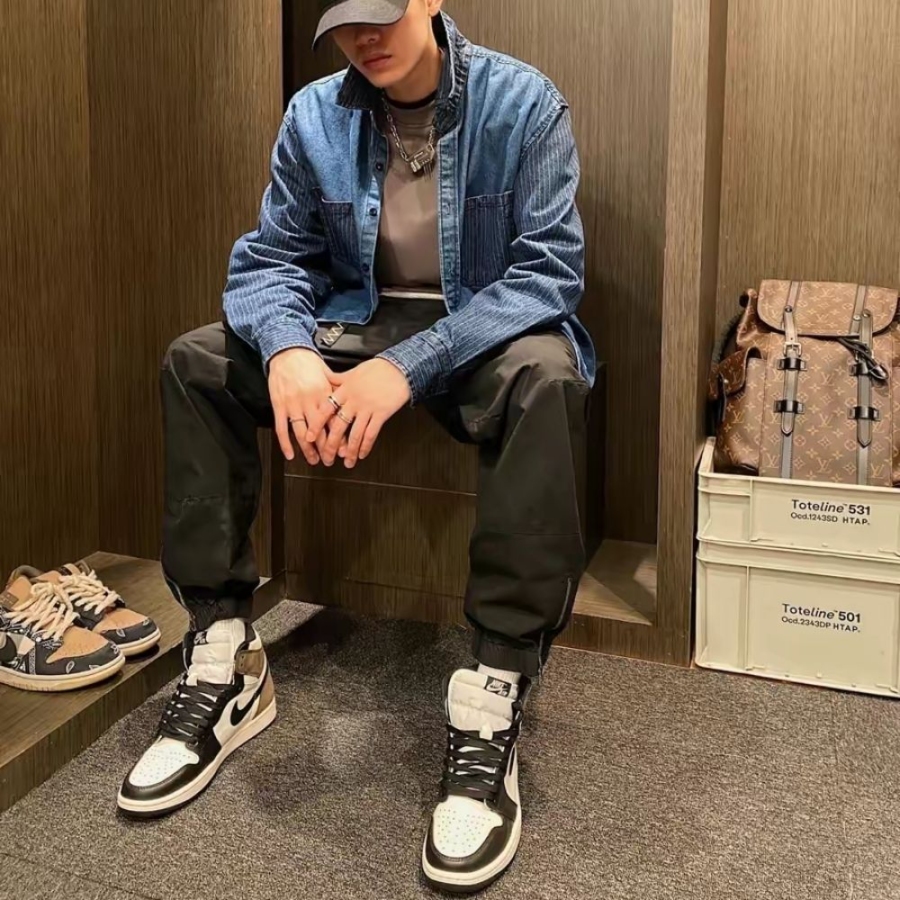 Real lifestyle image of Air Jordan 1