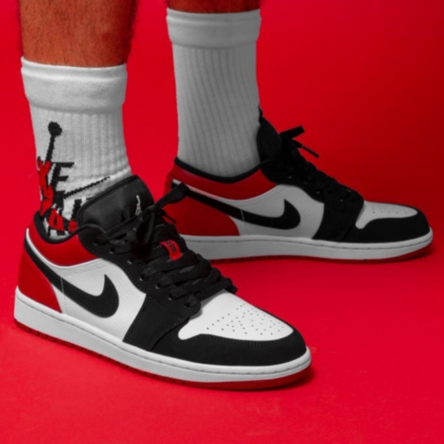 Real lifestyle image of Air Jordan 1