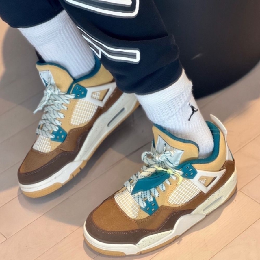 Real lifestyle image of Air Jordan 4