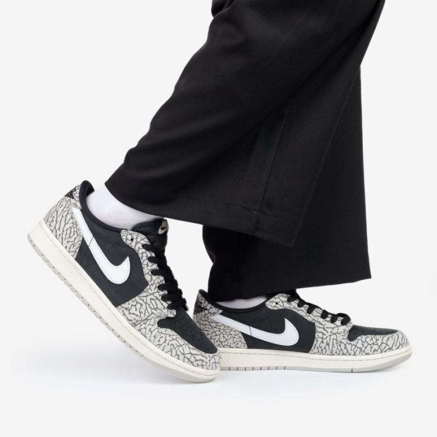 Real lifestyle image of Air Jordan 1