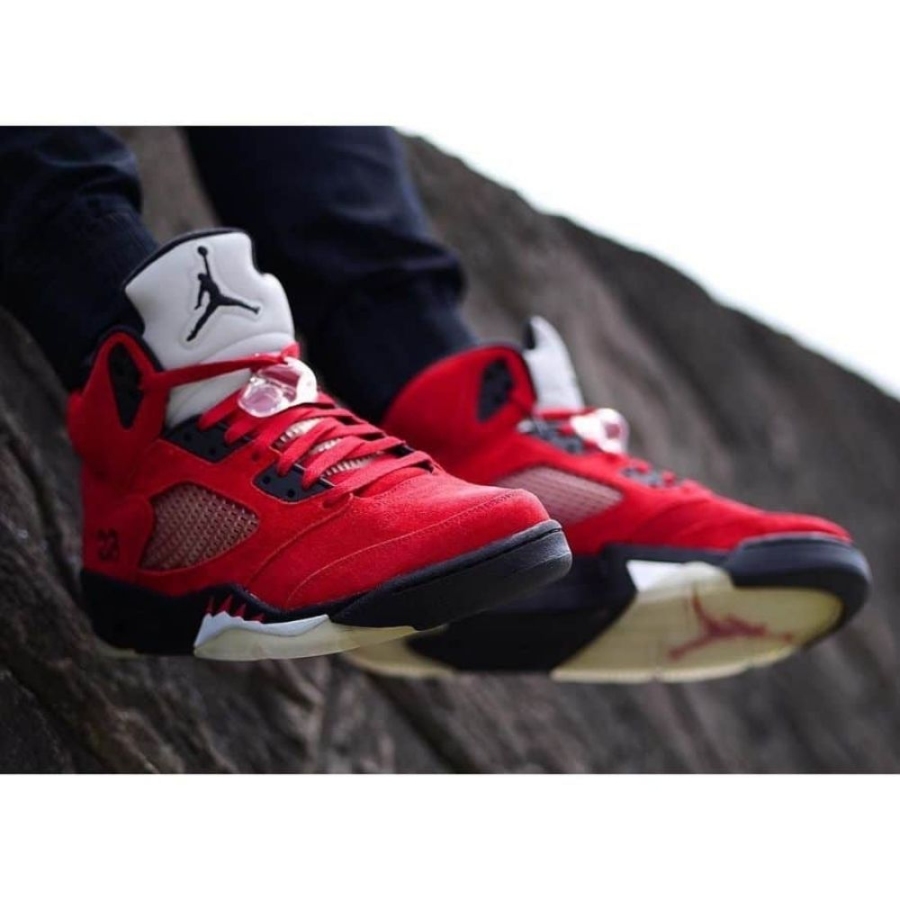 Real lifestyle image of Air Jordan 5