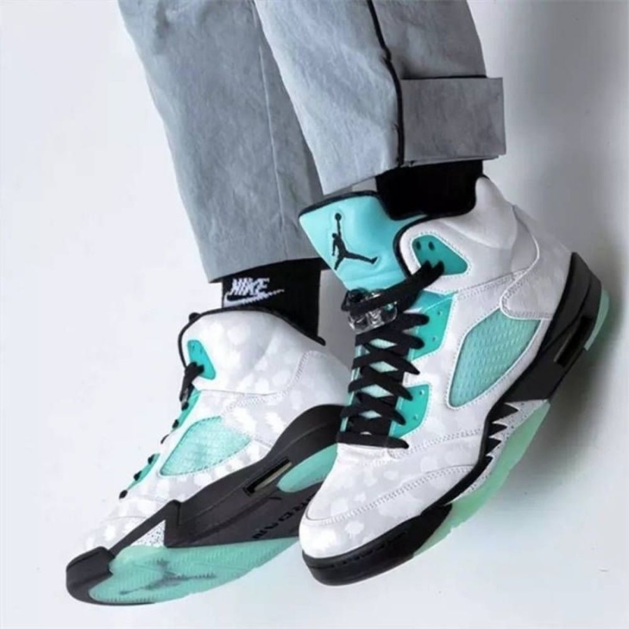 Real lifestyle image of Air Jordan 5