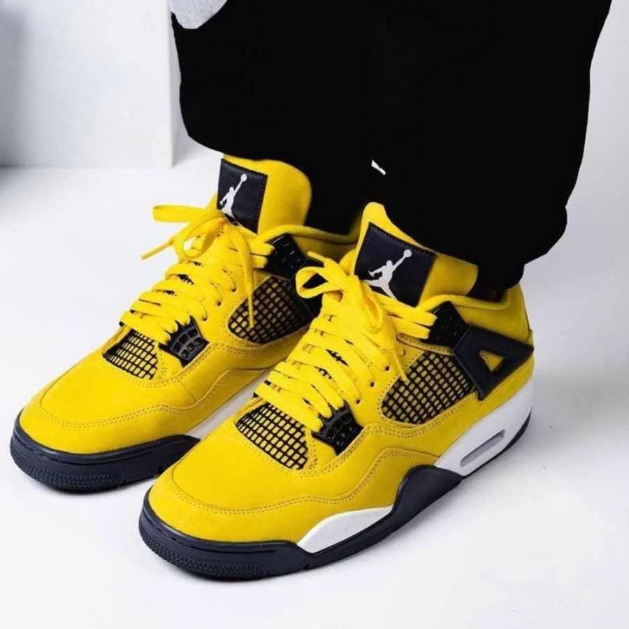 Real lifestyle image of Air Jordan 4